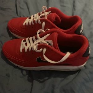 NIKE AIR MAX GYM SHOES !!!!